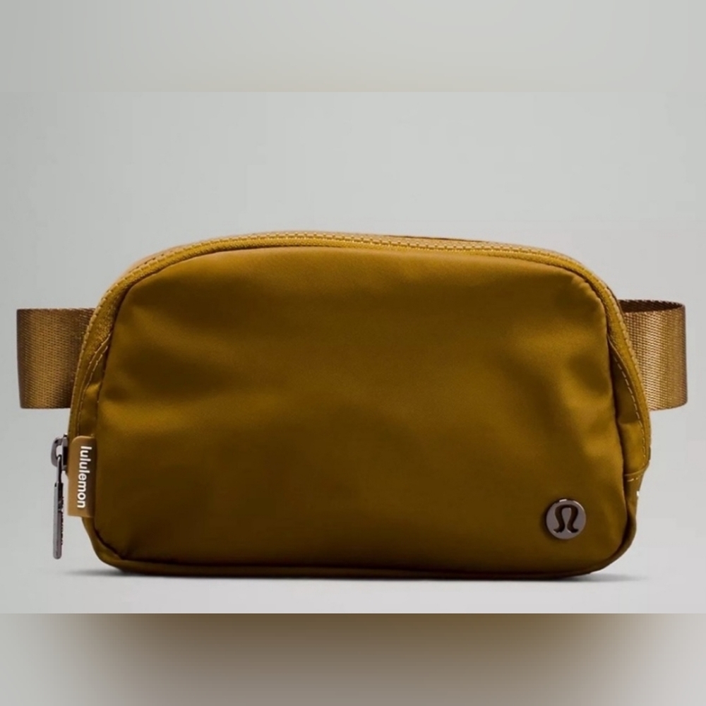 NWT Lululemon Burnt Carmel, Everywhere Belt Bag